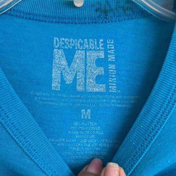 DESPICABLE ME 'OUT OF CONTROL' Minion T-Shirt, Size Medium - Picture 2 of 3